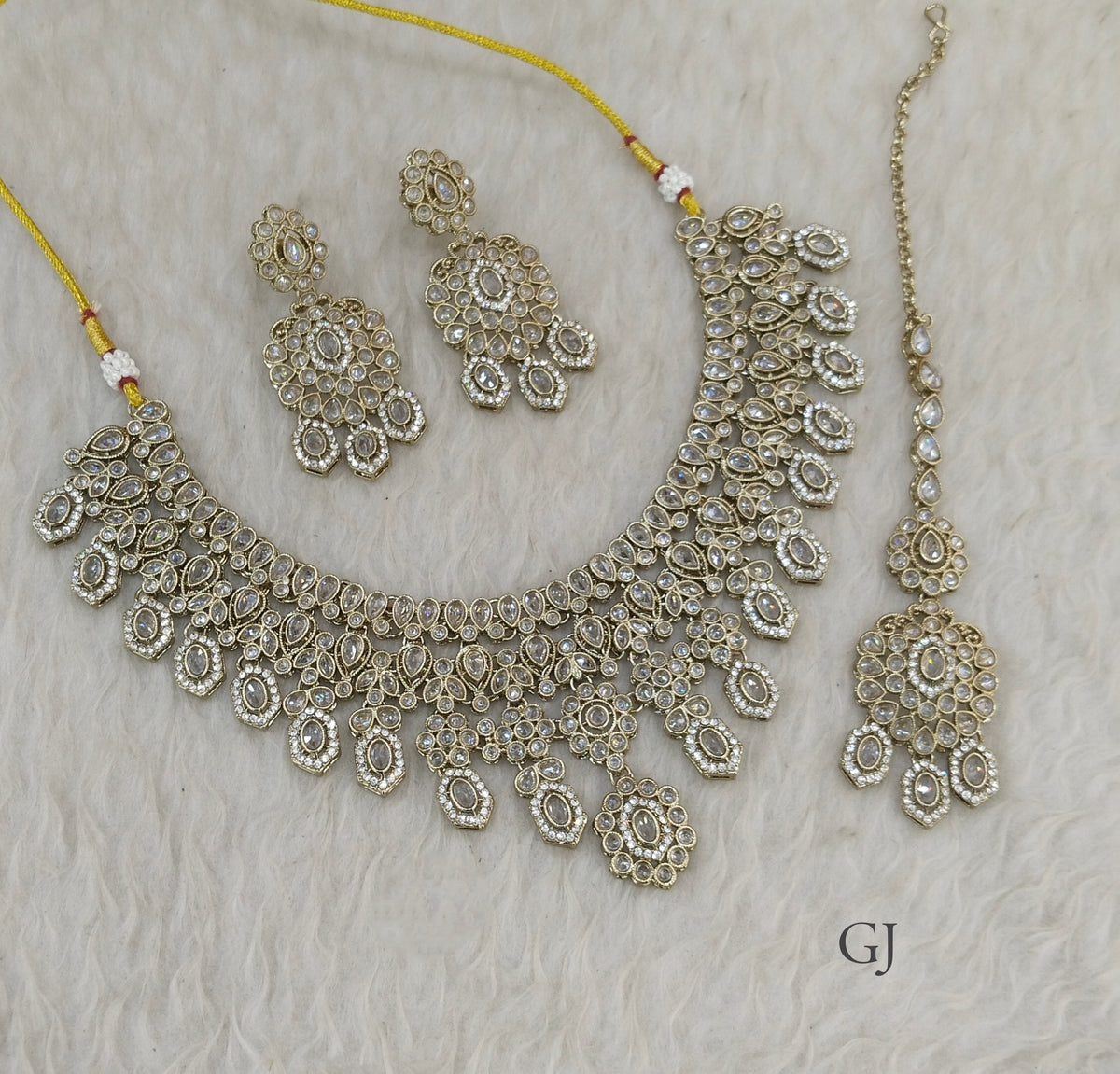 Antique White Necklace Baani sets