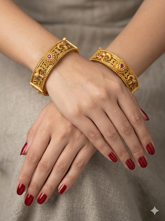 Bangles jewelry /Traditional bollywood jewelry Ruby Green Pihu Gold bangles