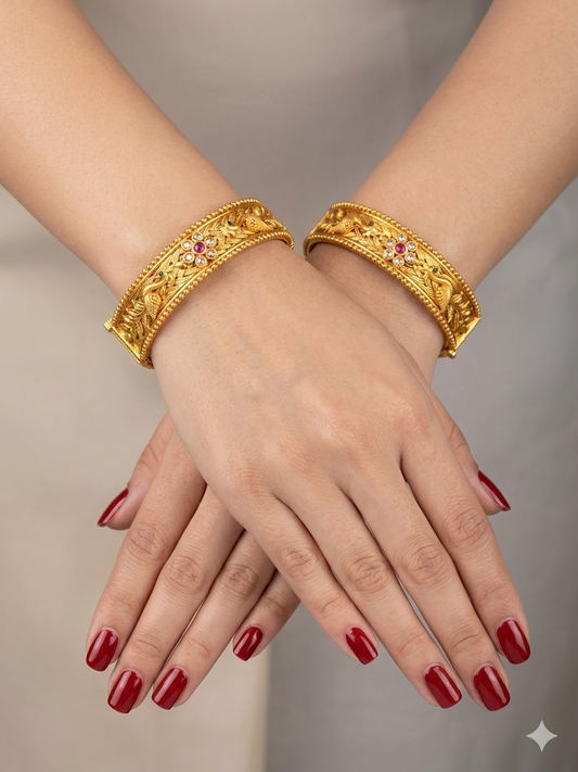 Bangles jewelry /Traditional bollywood jewelry Ruby Green Roha Gold bangles