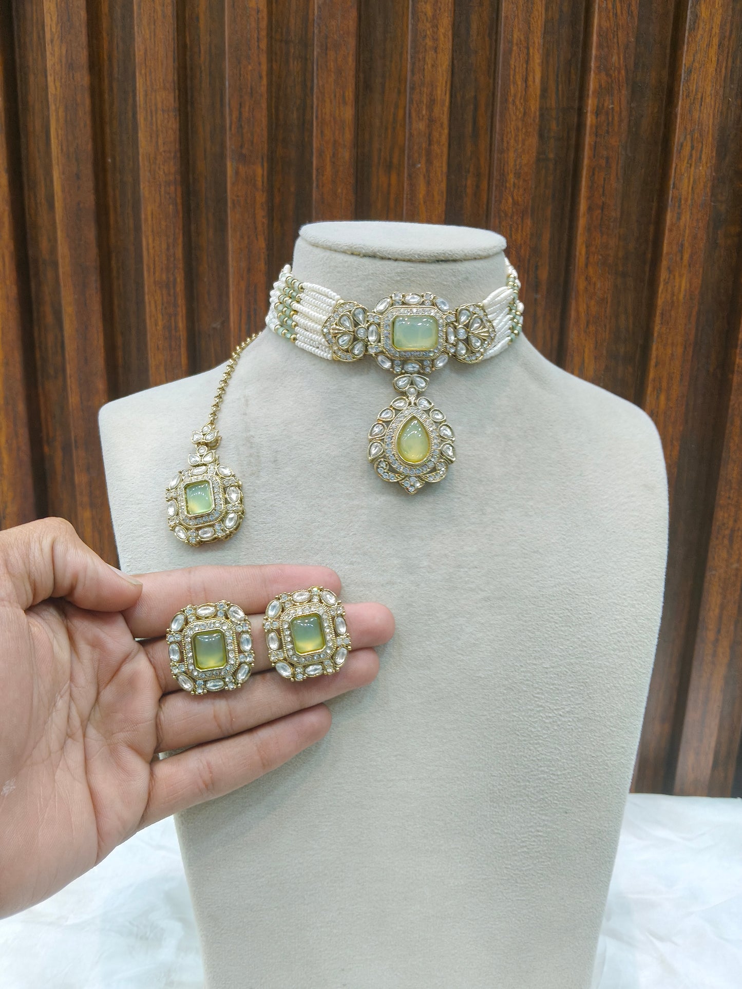Pista Moissanite Kundan Choker Jewellery Gini Set