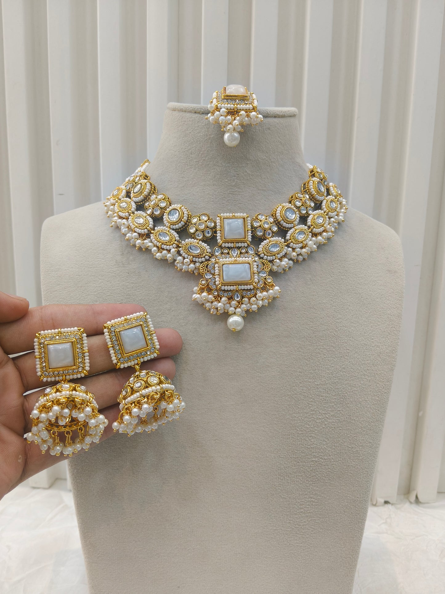 Gold White Kundan Nacklace Chitra sets
