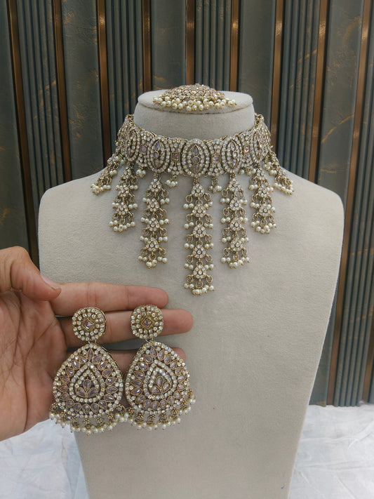 Antique Gold White Choker Jewellery Inder Set