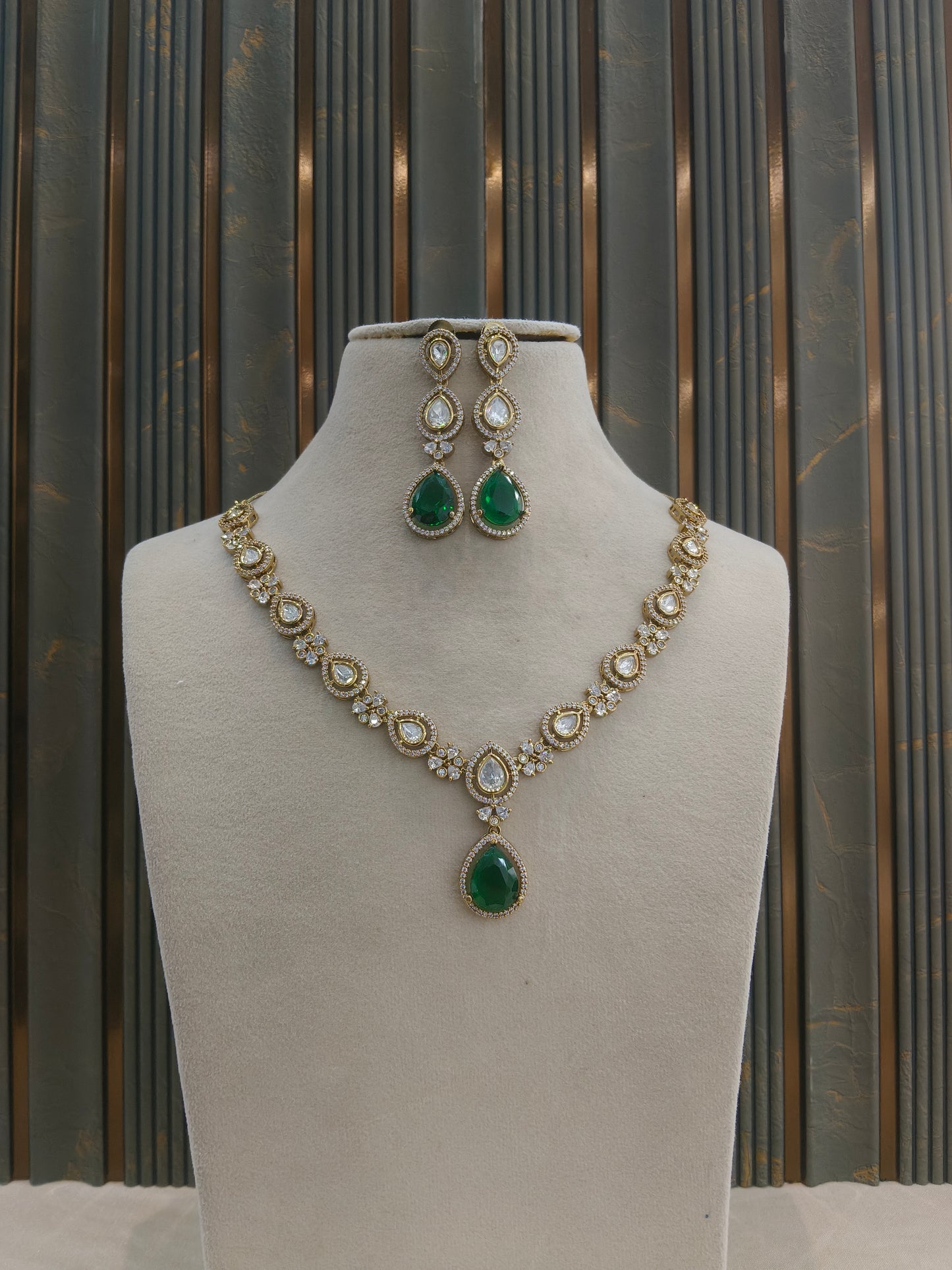Antique Gold Green Moissanite Kundan Necklace Jewellery Hina Set