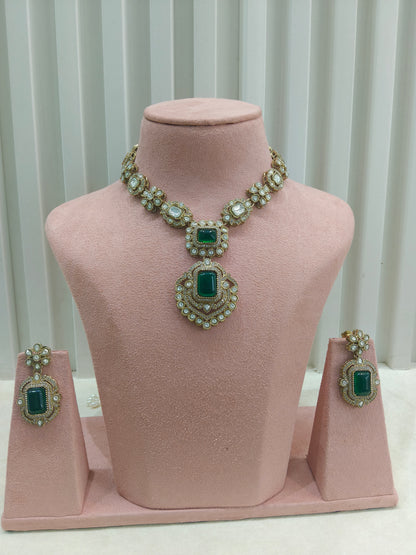 Antique Gold Green Moissanite Kundan Necklace Jewellery Hemu Set