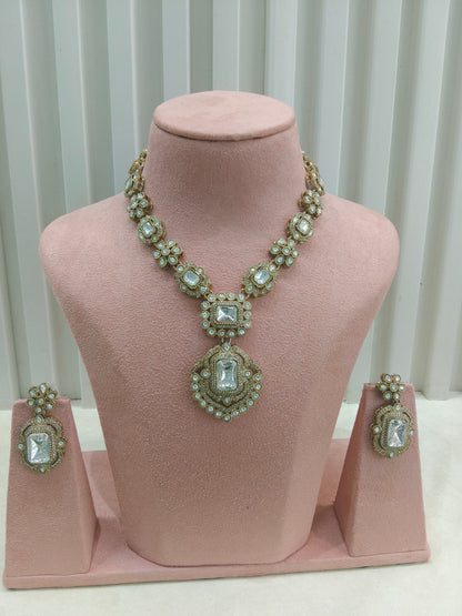 Antique Gold Moissanite Kundan Necklace Jewellery Hemu Set