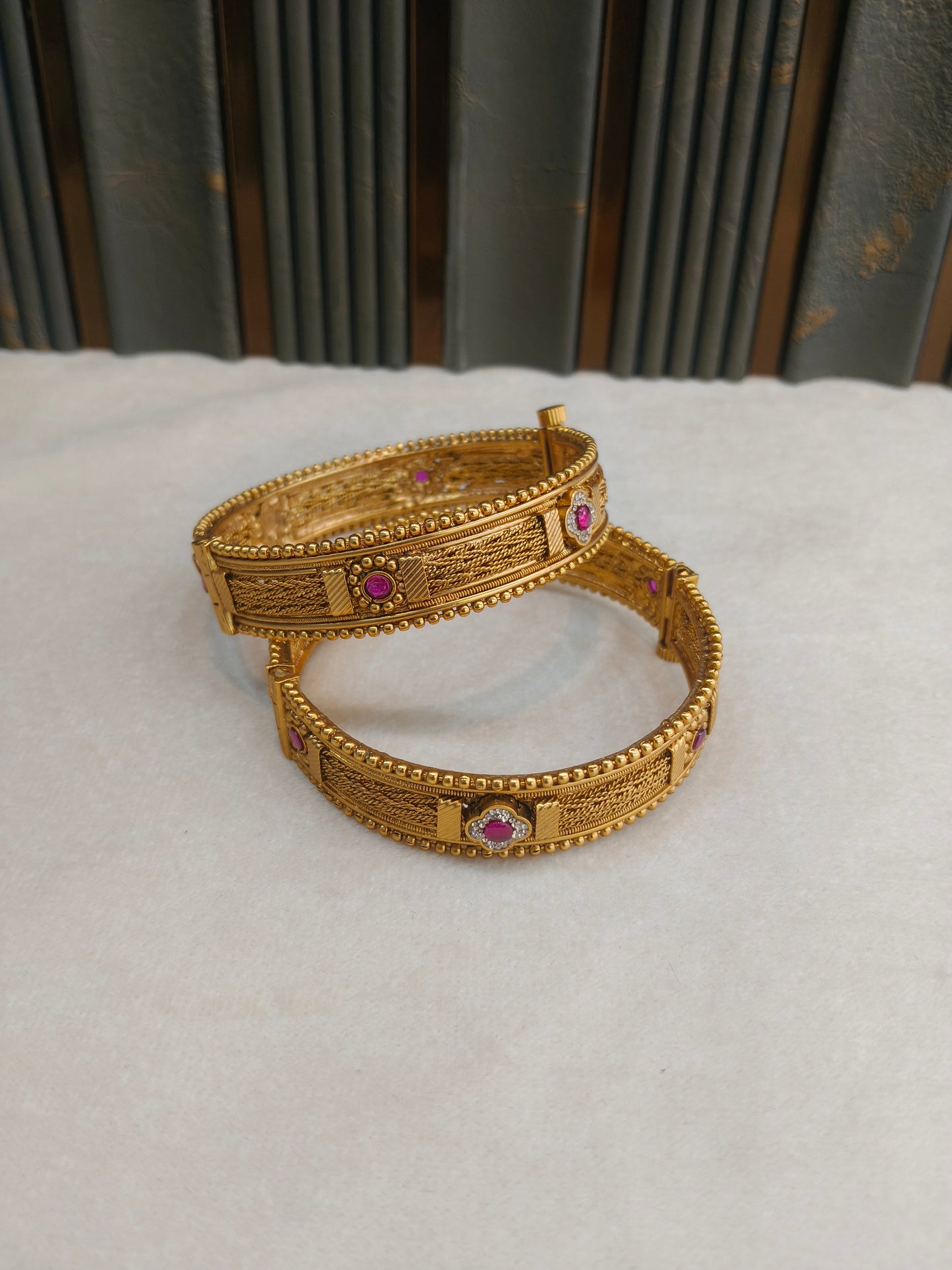 Bangles jewelry /Traditional bollywood jewelry Ruby Piya Gold bangles