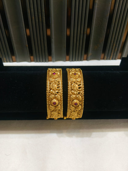 Bangles jewelry /Traditional bollywood jewelry Ruby Palvi Gold bangles