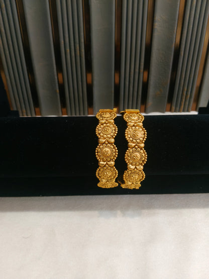 Bangles jewelry /Traditional bollywood jewelry Riza Gold bangles