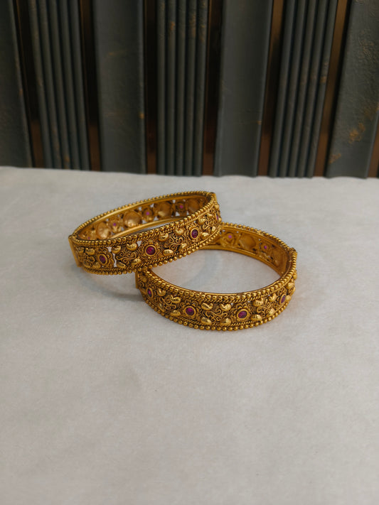 Bangles jewelry /Traditional bollywood jewelry Ruby Ruqa Gold bangles