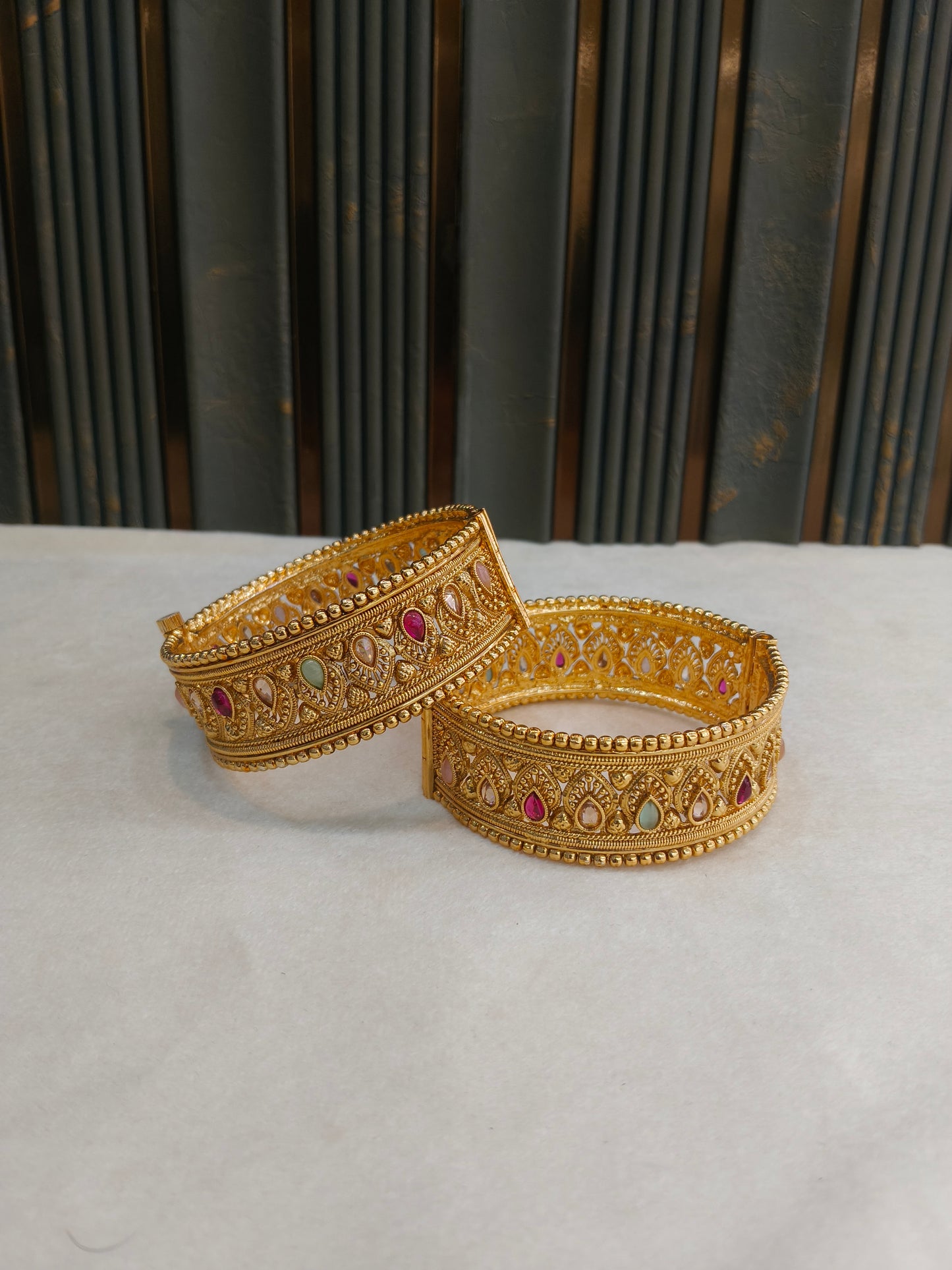 Bangles jewelry /Traditional bollywood jewelry Multicolor Rua Gold bangles