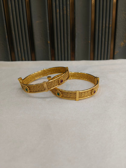 Bangles jewelry /Traditional bollywood jewelry Ruby Green Amara Gold bangles