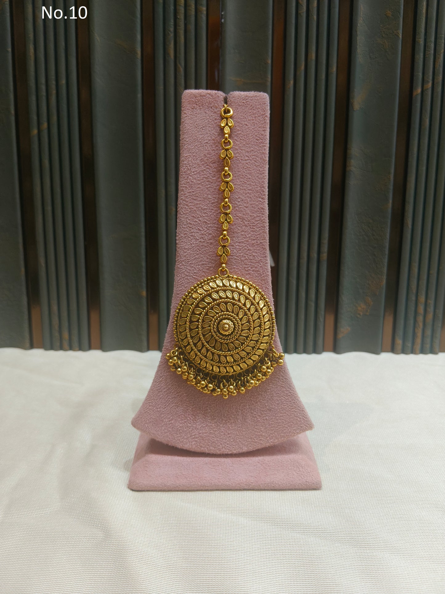 Gold polki Tikka Jewellery Indian Headpiece Niram Jewellery