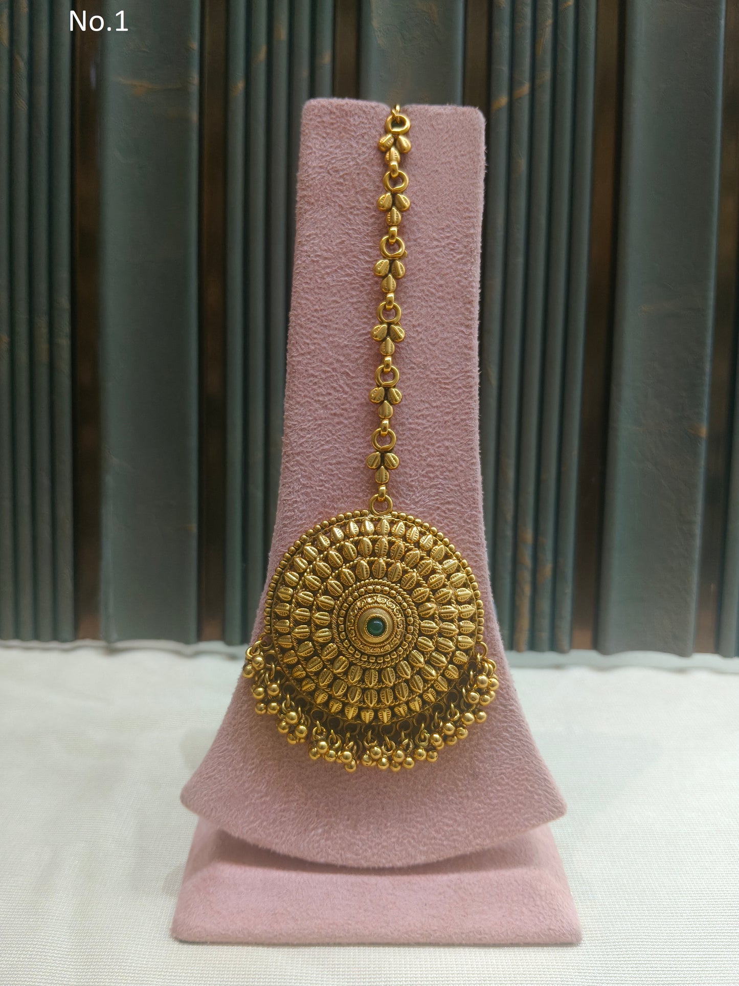Gold polki Tikka Jewellery Indian Headpiece Niram Jewellery
