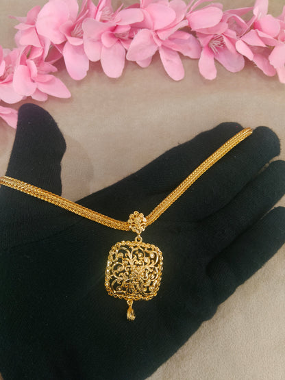 Gold Forming Jewellery Sohi Necklace Set