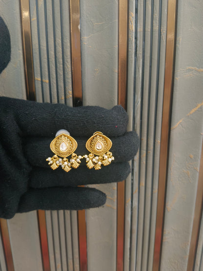 Gold Polki Yaad Earrings