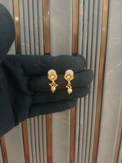 Gold Polki Yaad Earrings