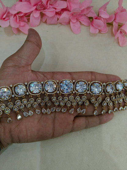 Antique White CZ Stone Choker Jewellery Orika Set