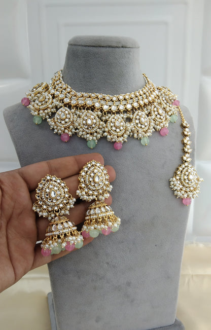 Avneet Sea Green pink Kundan Necklace Jewellery Set