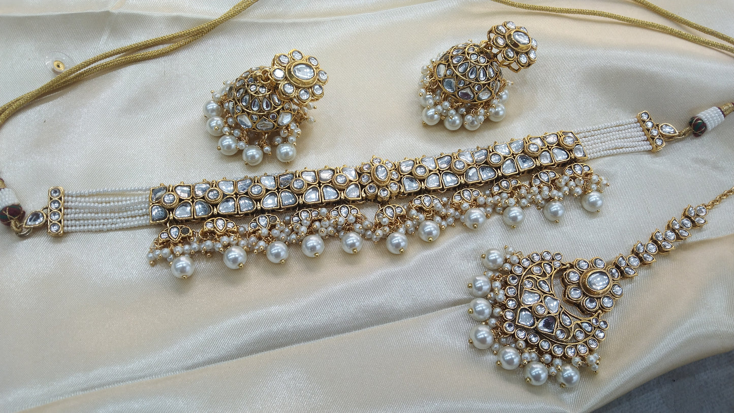 Dimple Gold White Kundan Indian Jewellery Set