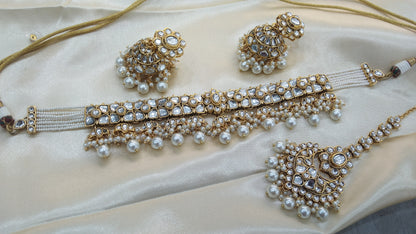 Dimple Gold White Kundan Indian Jewellery Set