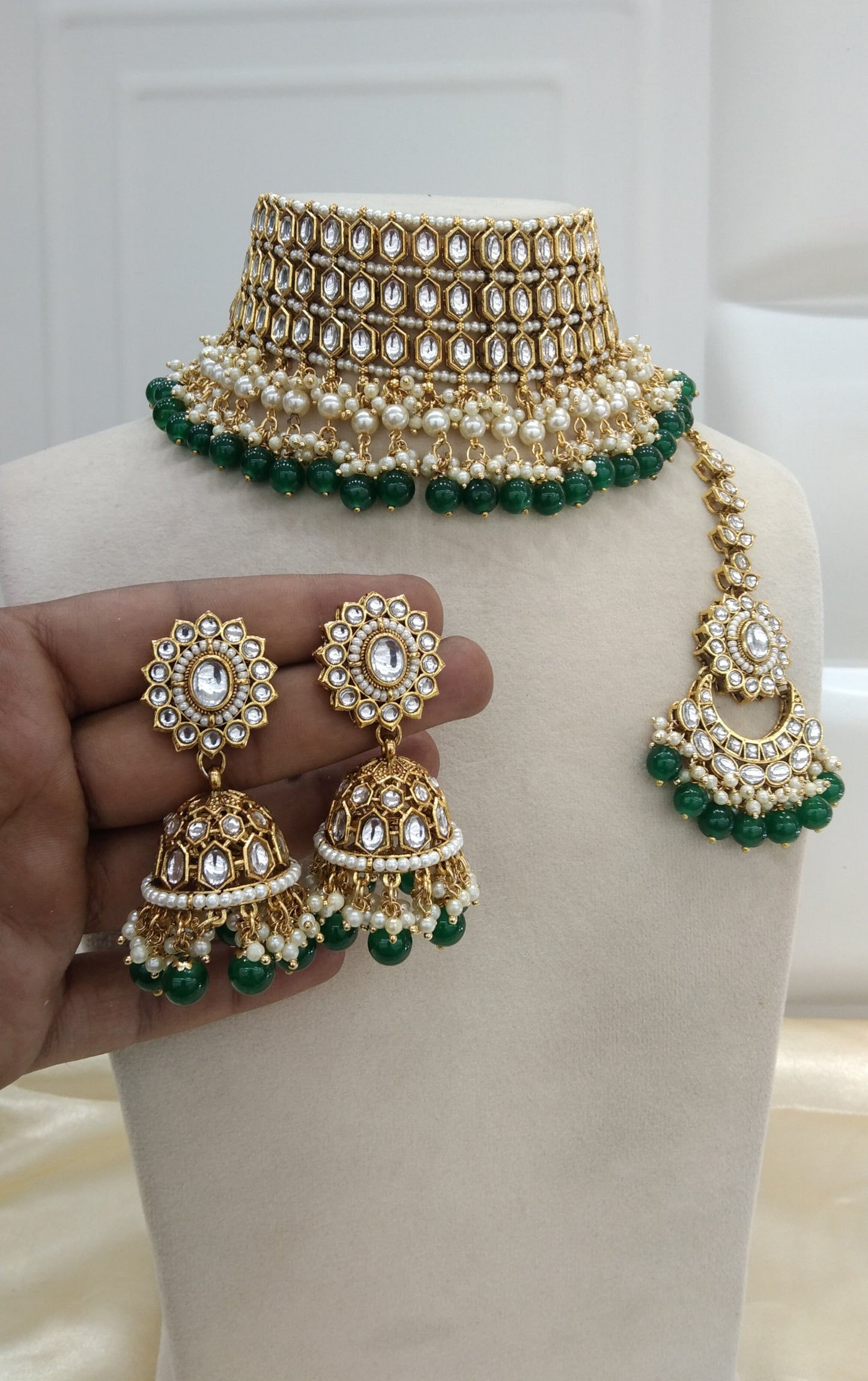 Divti Green kundan Indian Jewellery Set