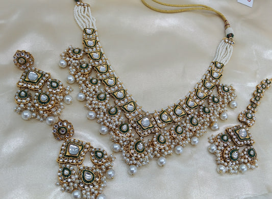 Dviti white kundan Indian Jewellery Set