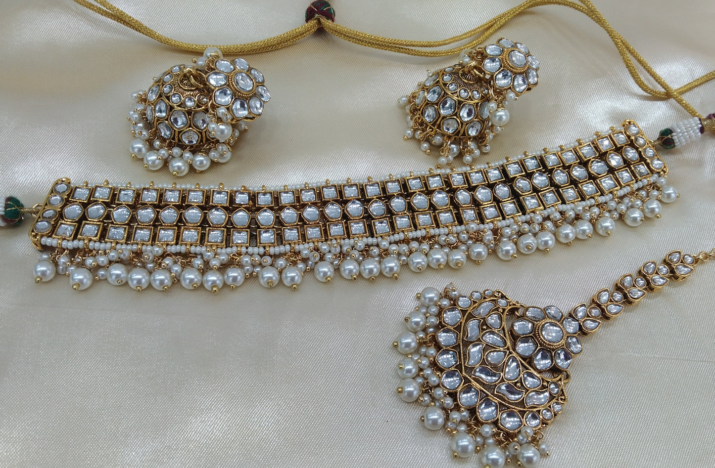 Divya White kundan Indian Jewellery Set