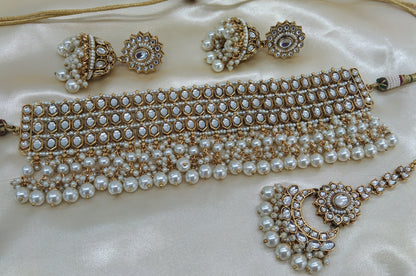 Divti white kundan Indian Jewellery Set