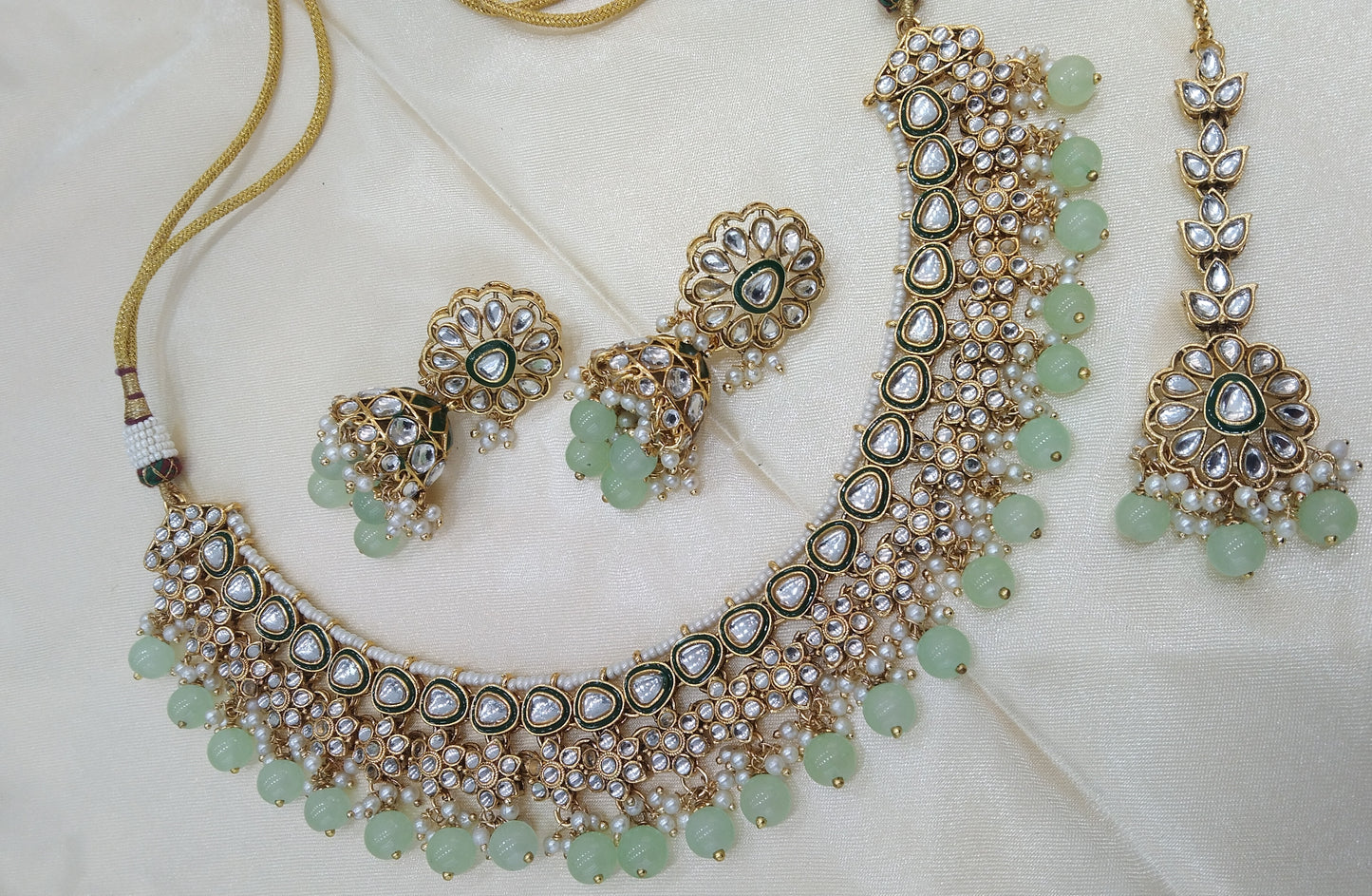 Harry Pista kundan Indian Necklace Jewellery Set