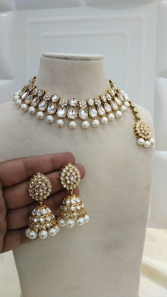 Haina White kundan Indian Necklace Jewellery Set