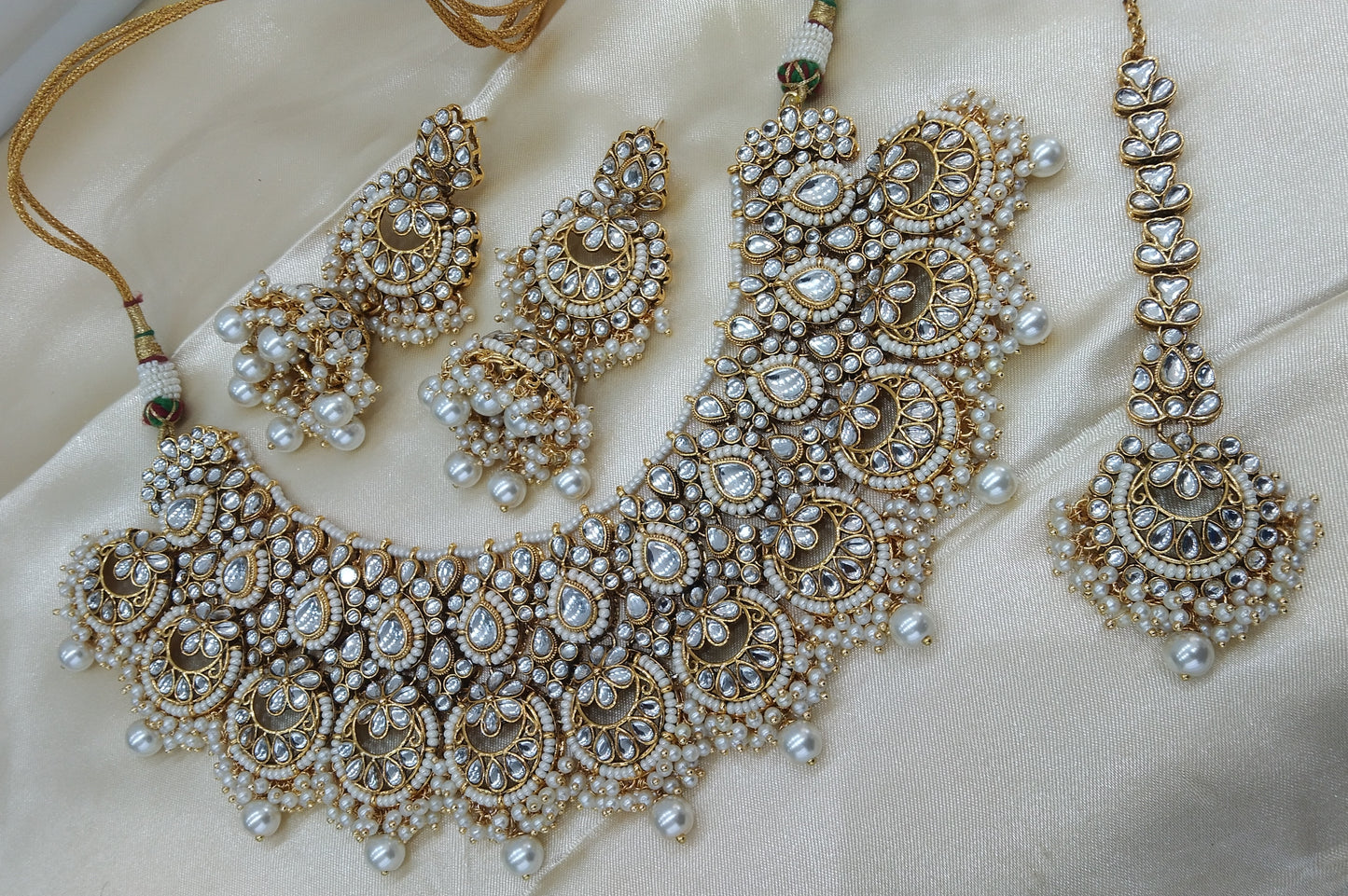 Harpreet White kundan Indian Necklace Jewellery Set