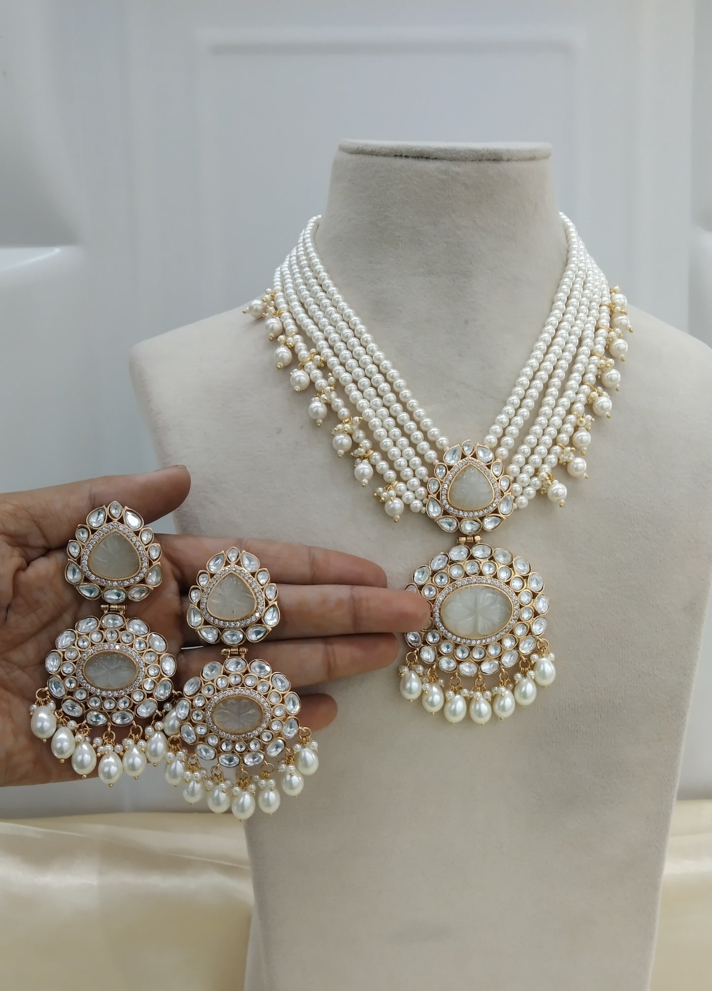 Nidhi White  kundan Indian Necklace  Jewellery Set