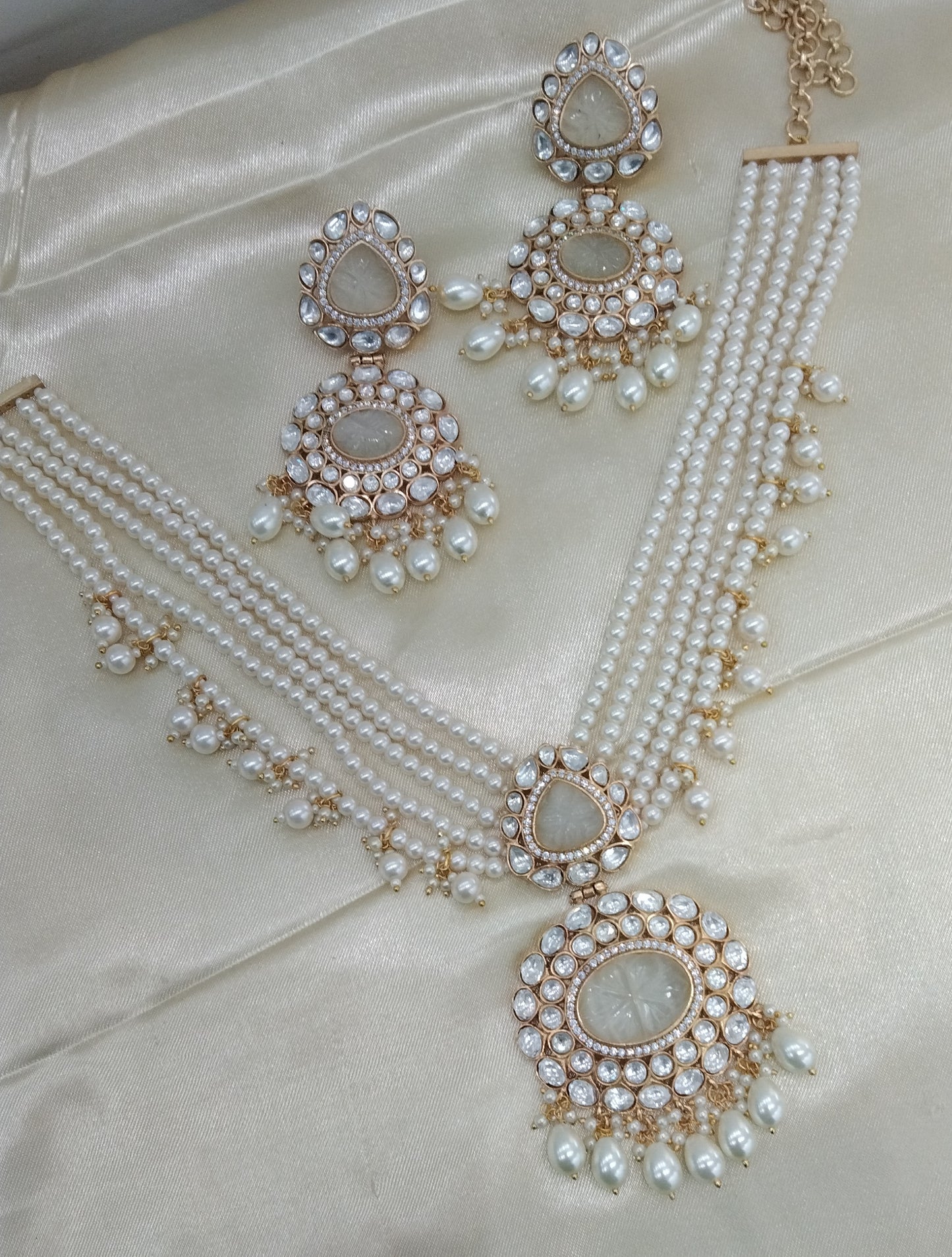 Nidhi White  kundan Indian Necklace  Jewellery Set