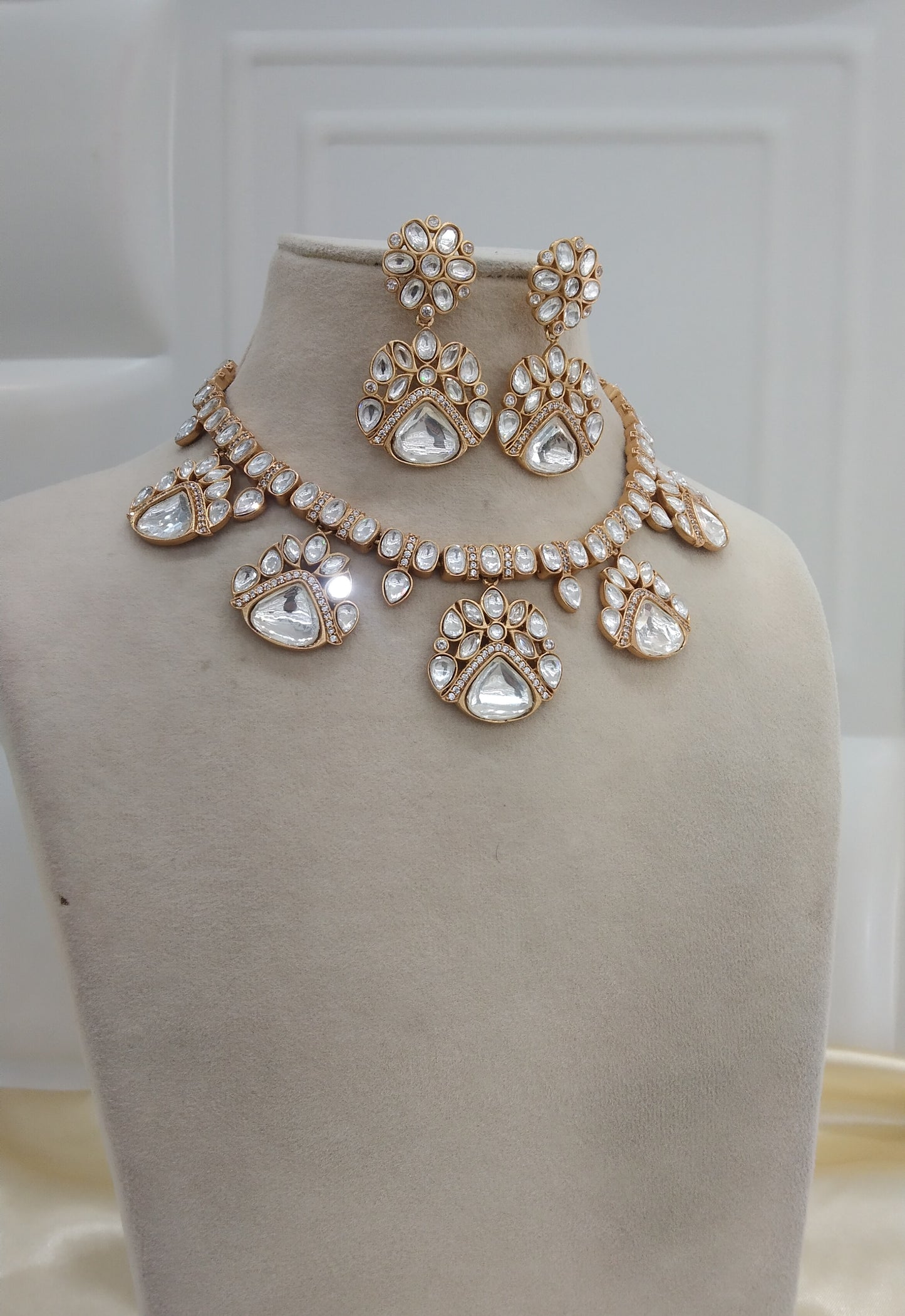 Neha White kundan Indian Necklace Jewellery Set