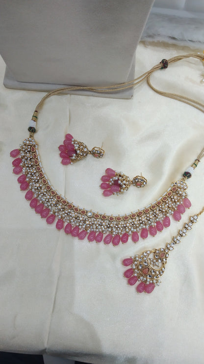 Gajjri Peggy Kundan Jewelry Set