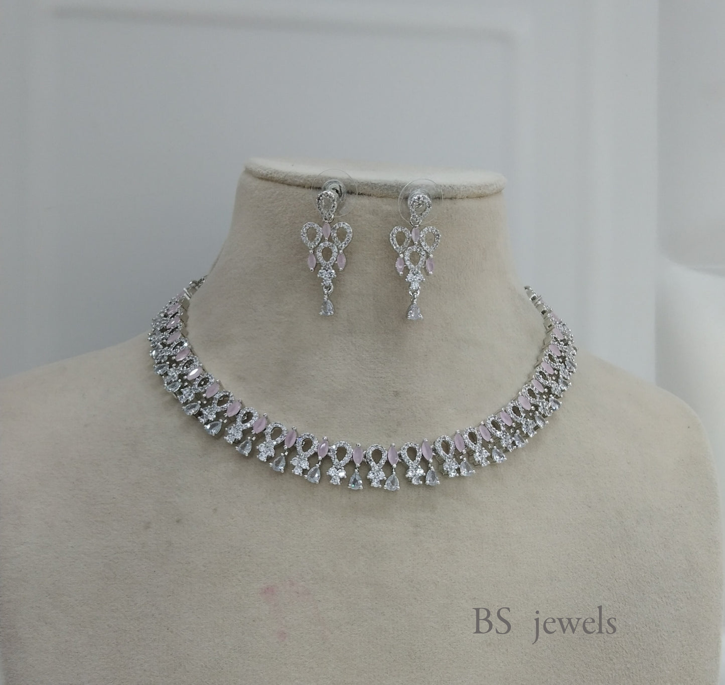 Silver pink Ad Laredo Necklace Set