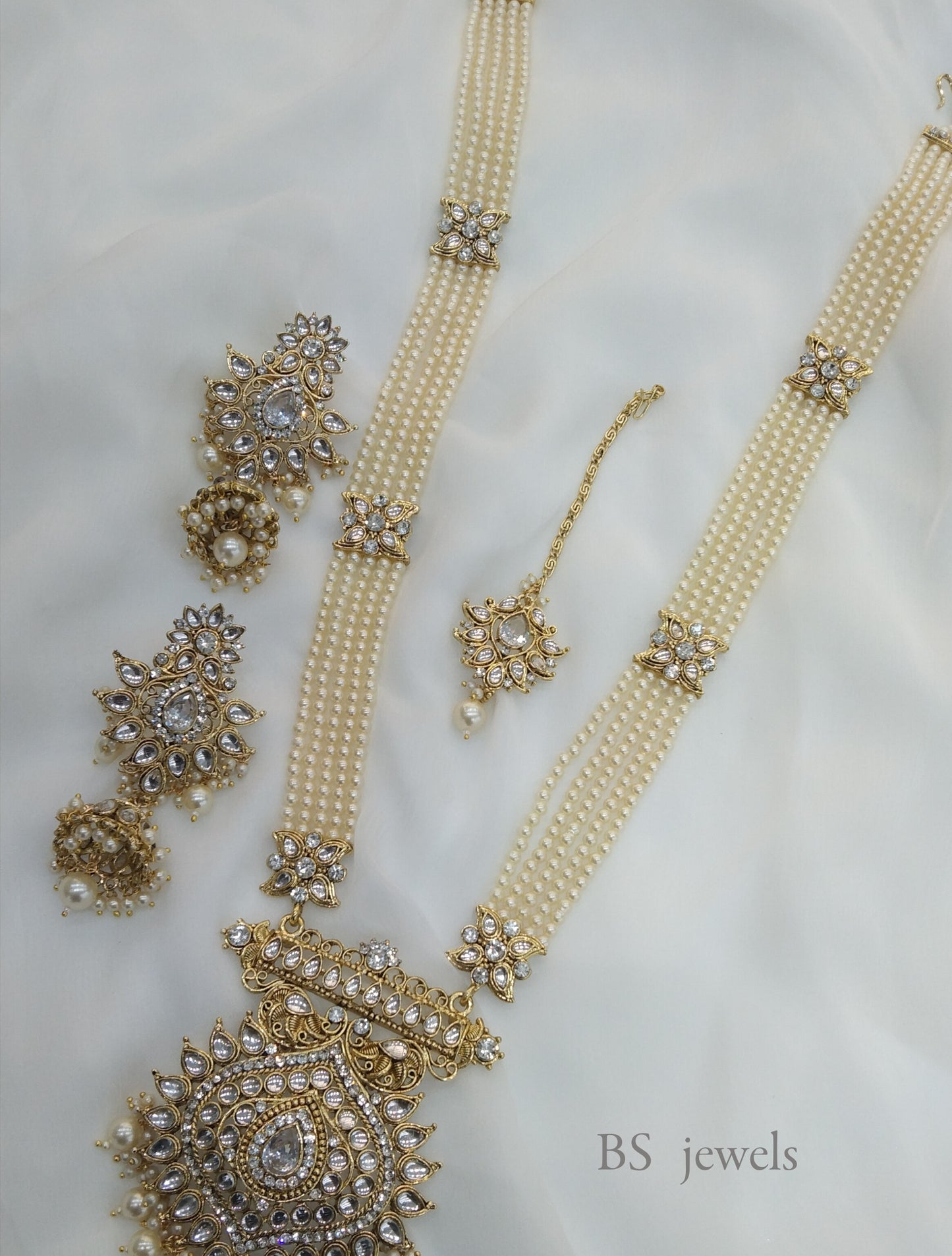 Gold white Rani Haar Indian Jewelry Set