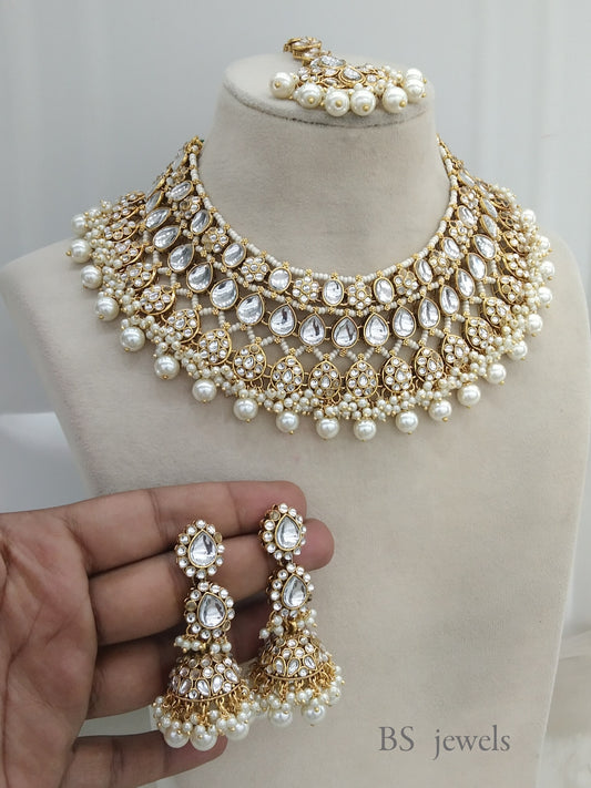 Raagavi white Kundan Jewelry Set