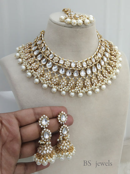 Raagavi white Kundan Jewelry Set