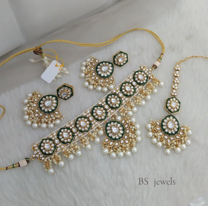 Saanvi White Kundan Jewelry Necklace Set (Copy)