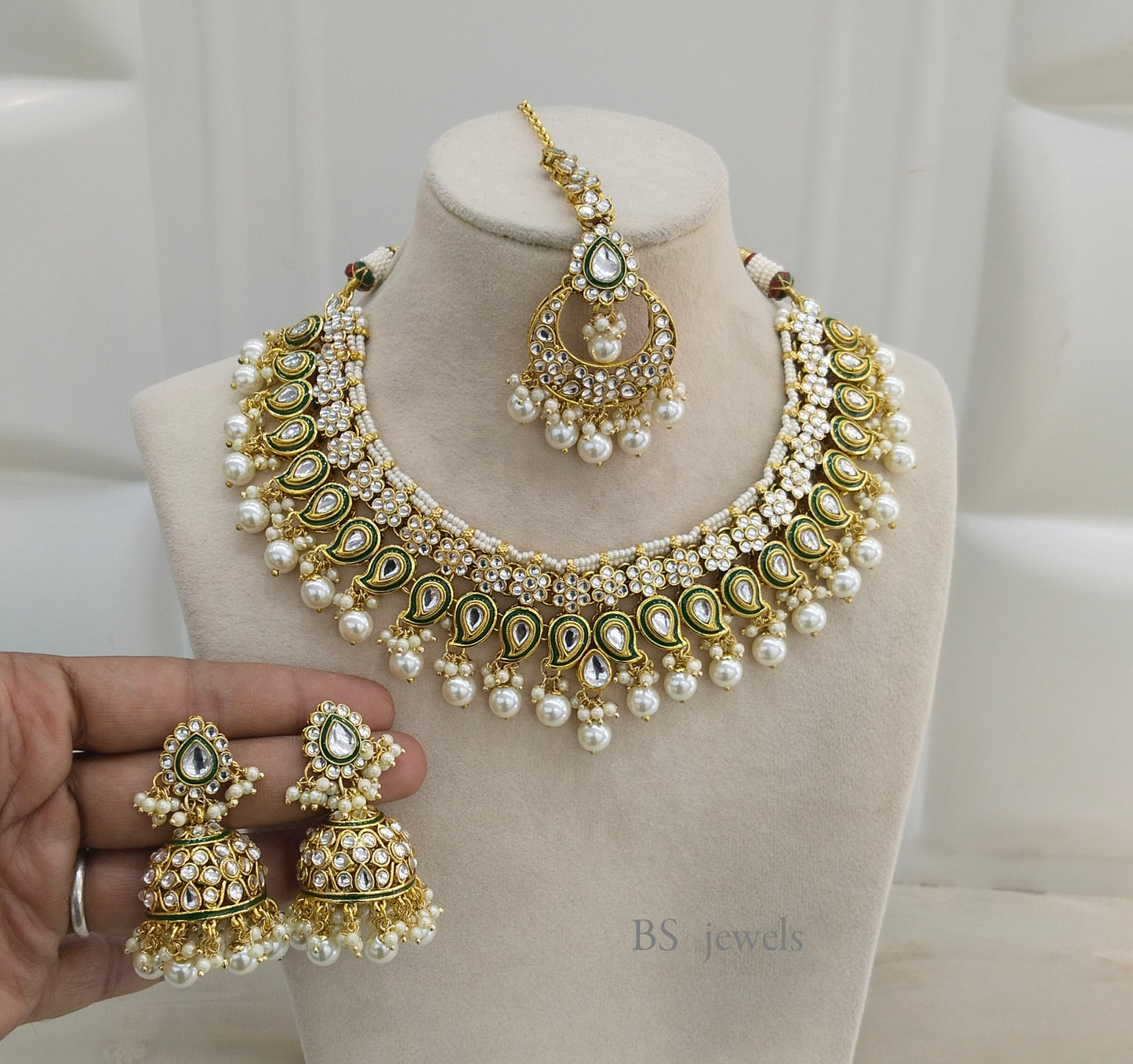 Raakaa White Kundan Jewelry Necklace Set