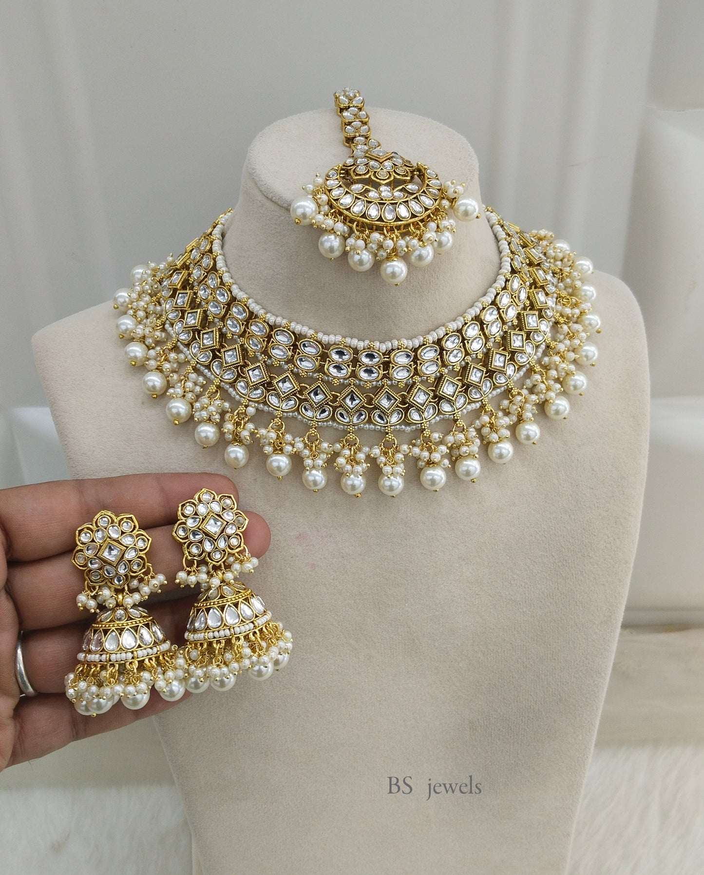 Ritu  White Kundan Jewelry Choker Set