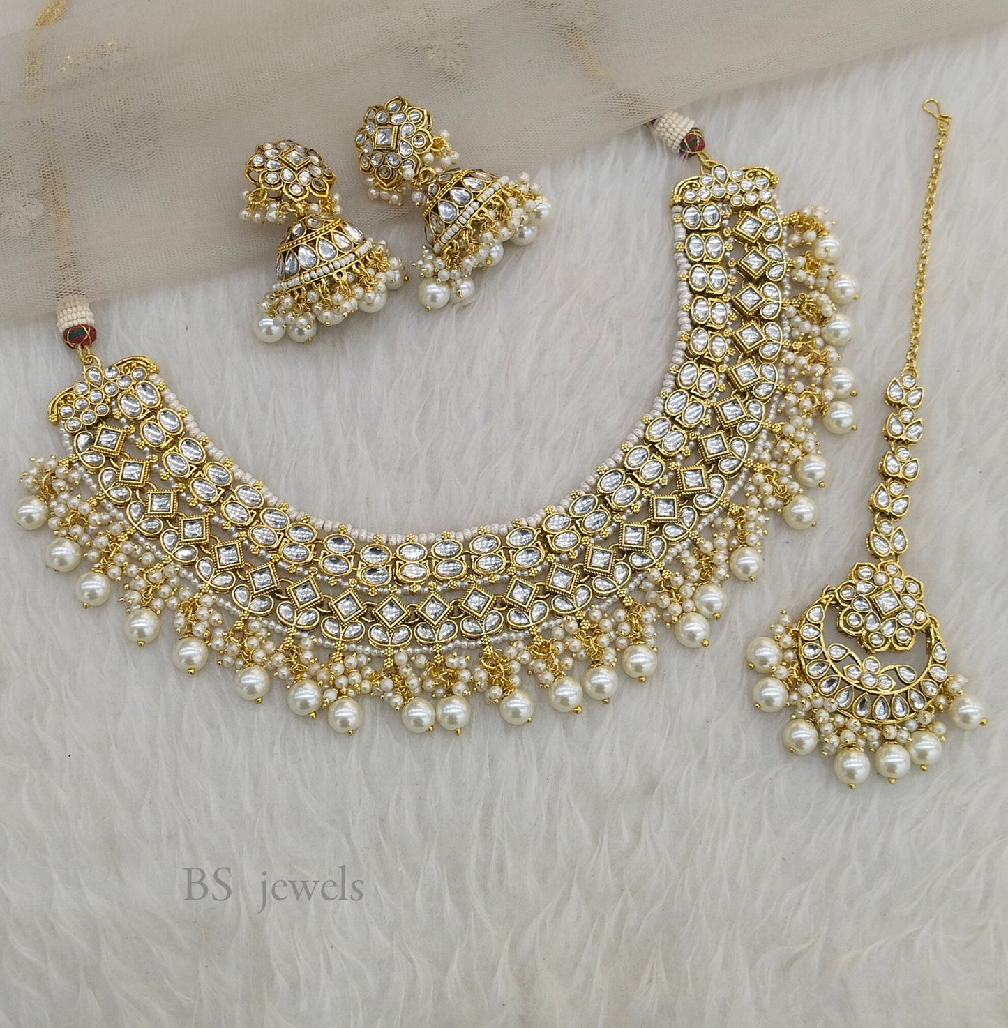 Ritu  White Kundan Jewelry Choker Set