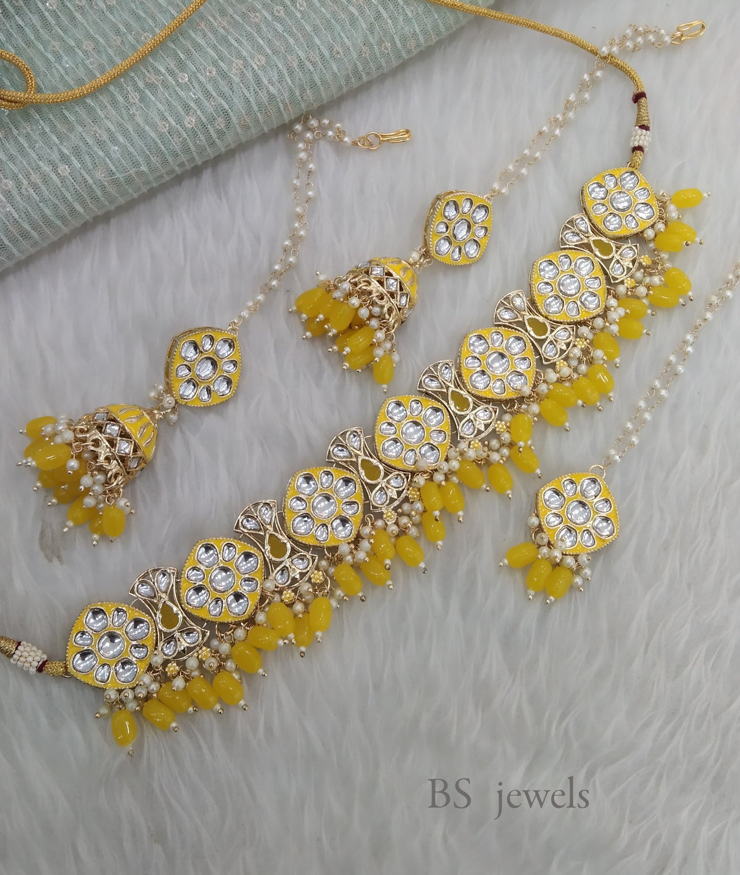 Yellow Kundan Choker Salnon Jewelry Set