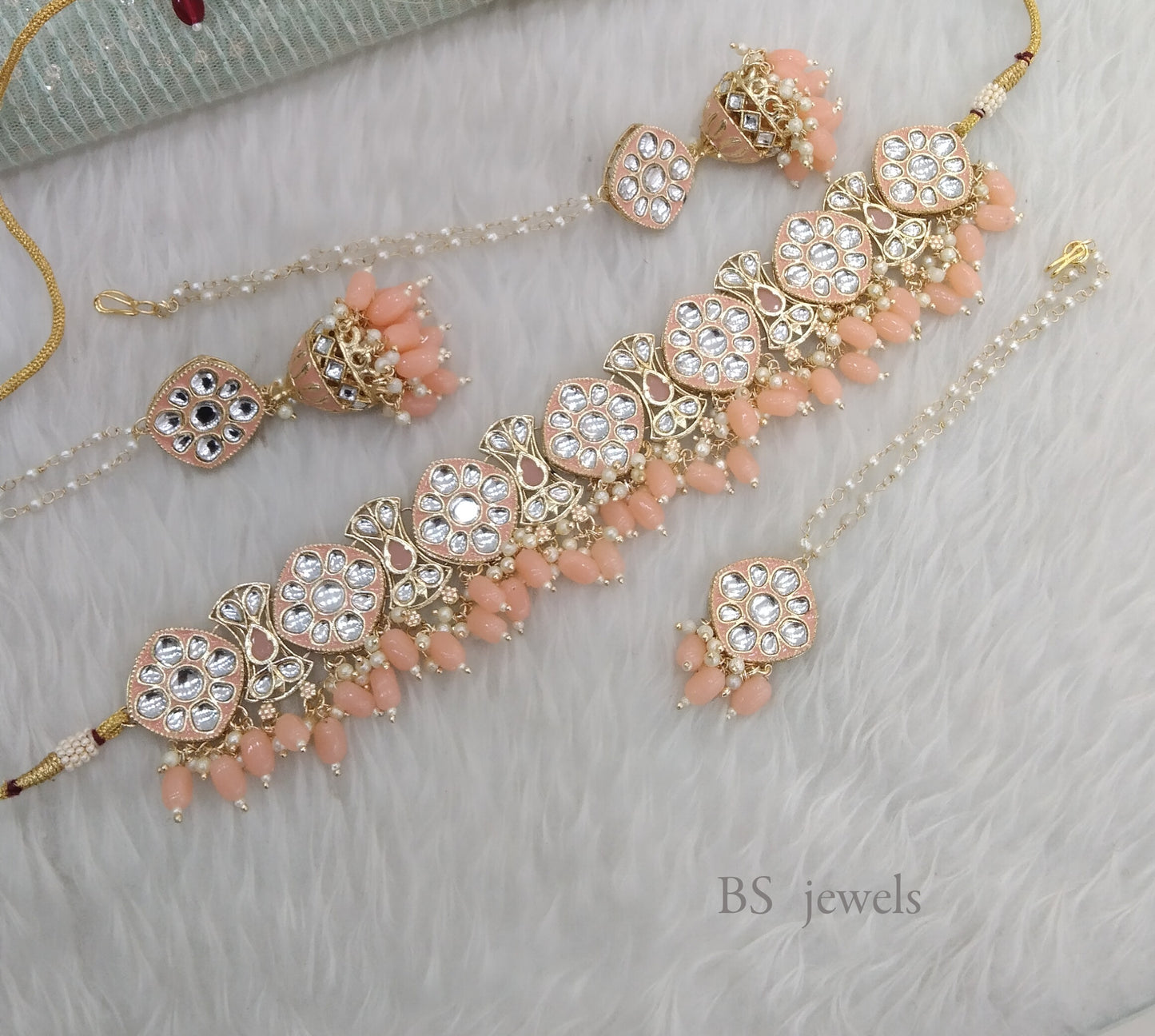 Peach Kundan Choker Salnon Jewelry Set