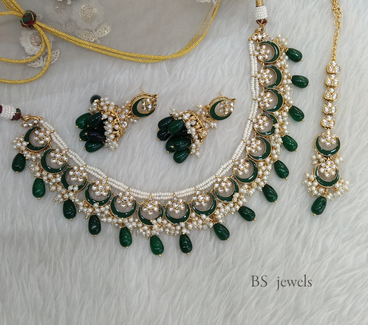 Tanvi Green Kundan Jewelry Set