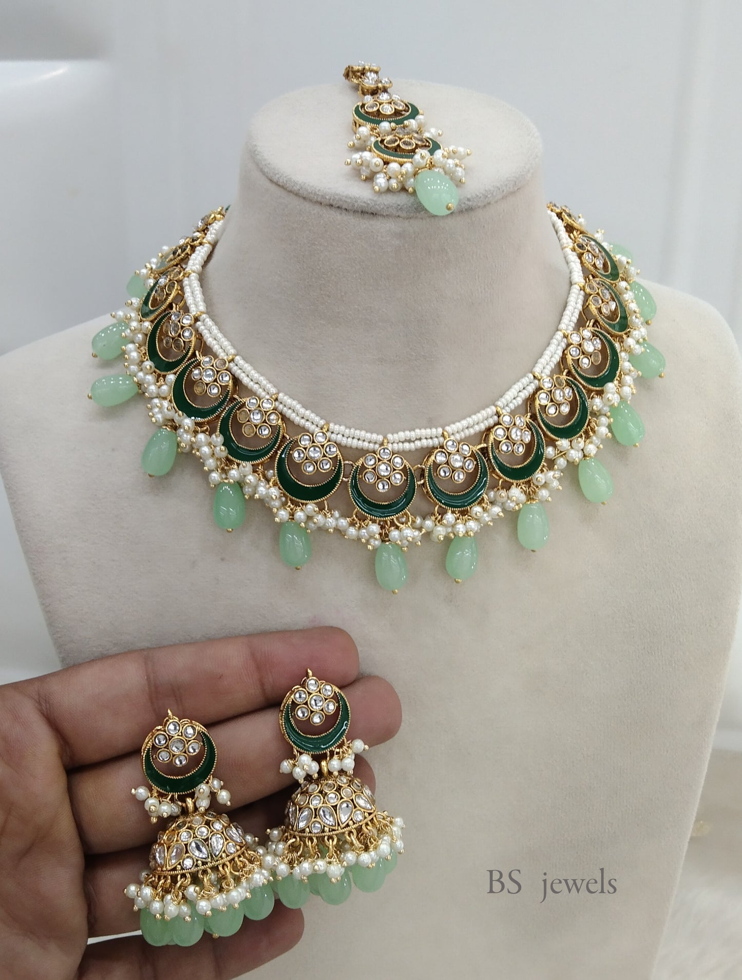 Tanvi Pista  Kundan Jewelry Set