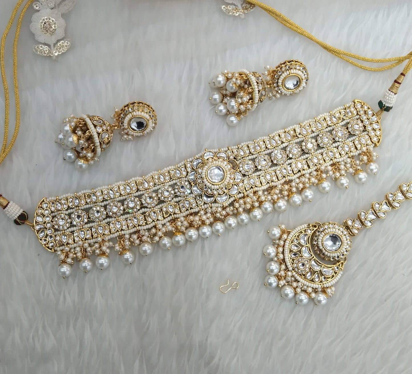 Kundan Choker Gold White Jewelry Preeti Set