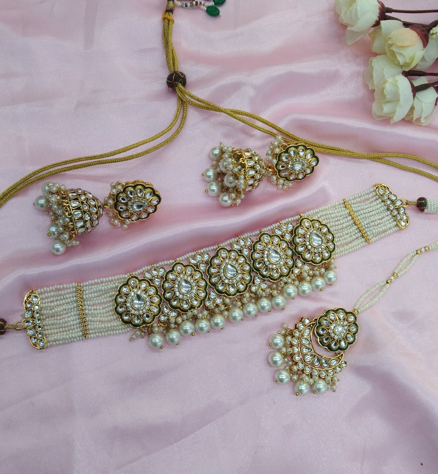 White Kundan Choker Jewellery Wamil Set