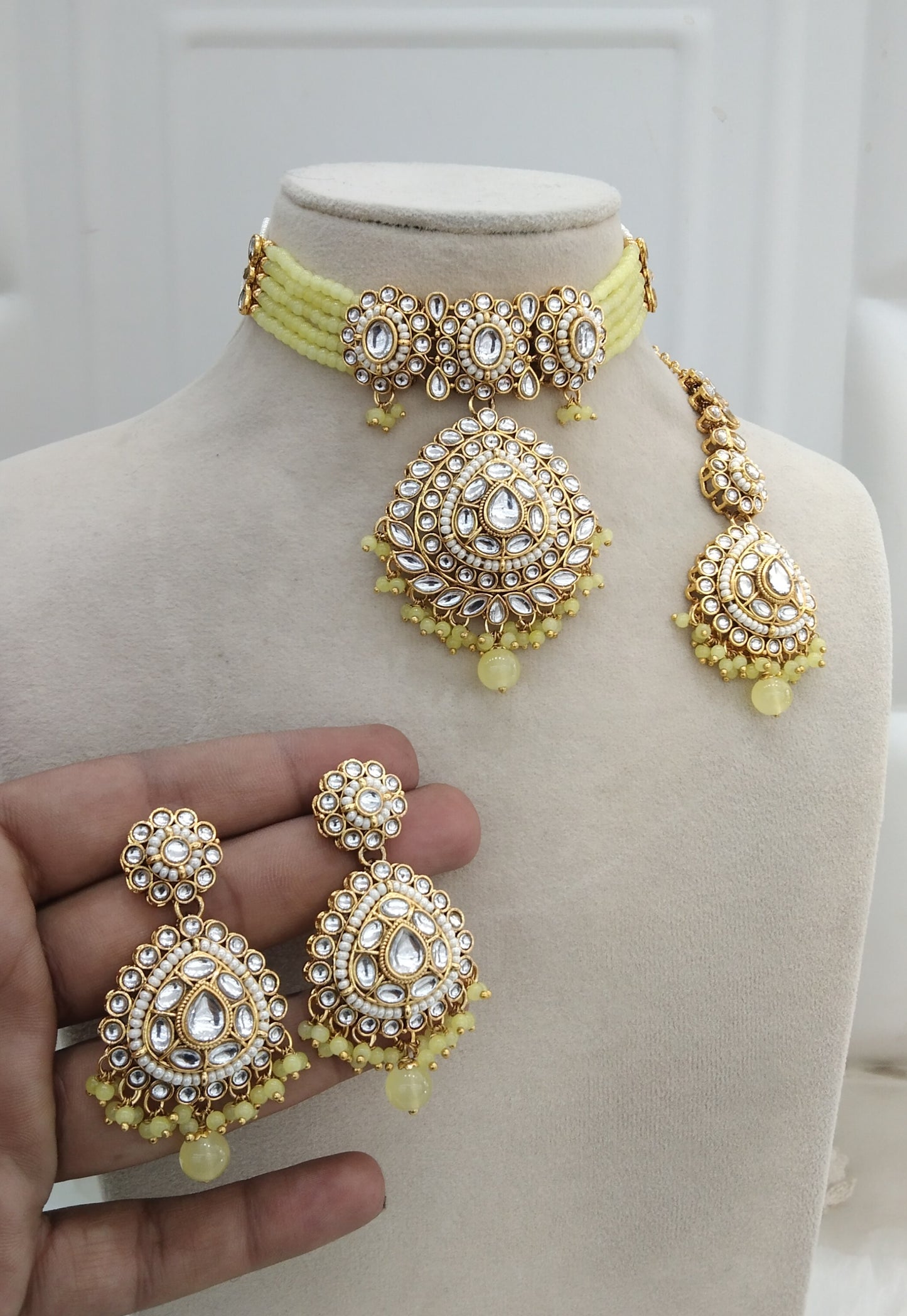 Yellow Kundan Choker Jewellery Faham Set